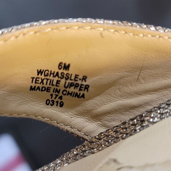 GUESS WGHASSLW-R WEDGE GLITTER OPEN TOE SANDAL - Picture 16 of 16